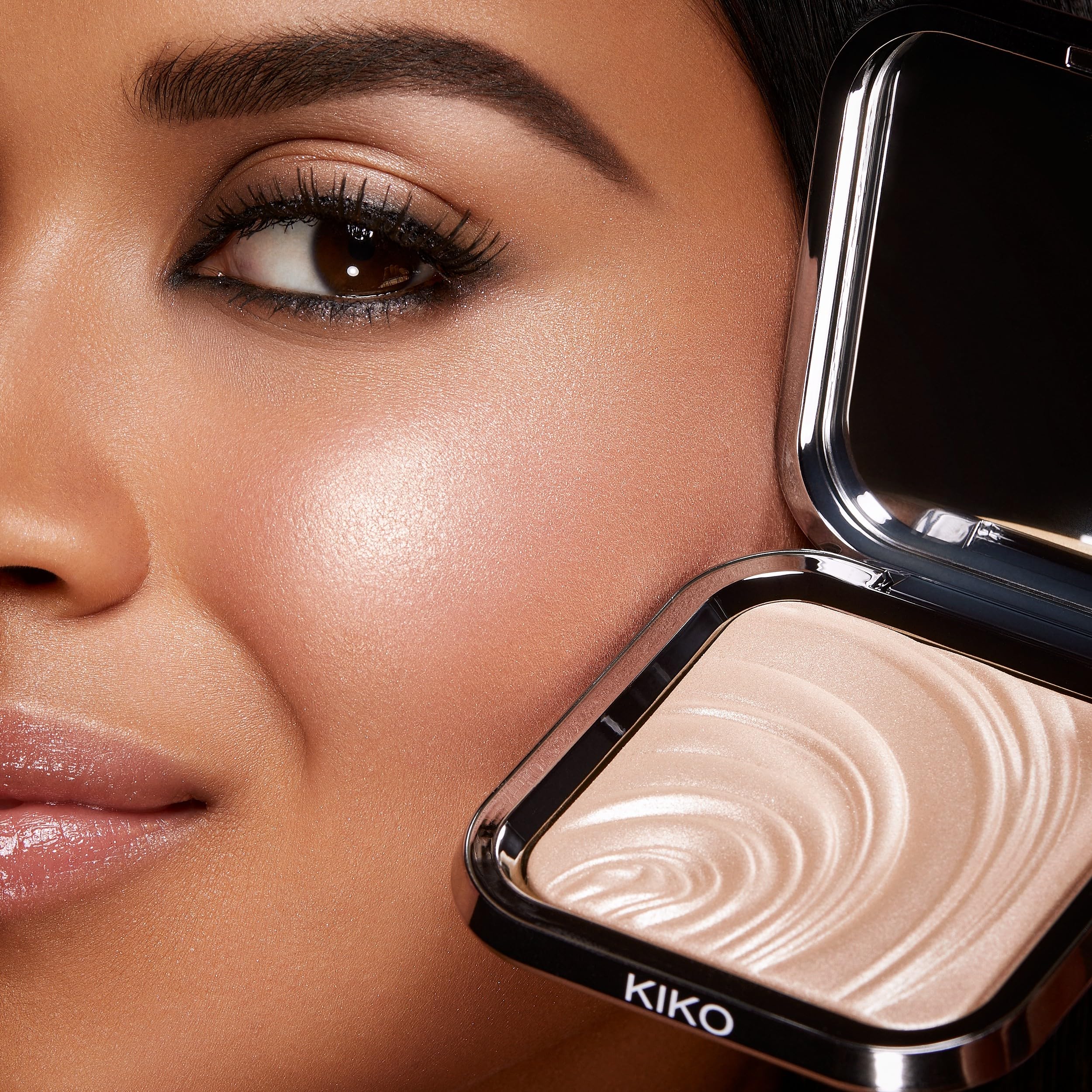 KIKO Milano Glow Fusion Intense Powder Highlighter - Image 5